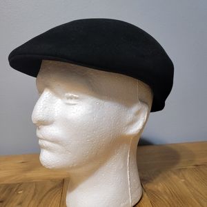 Jaxon 100% fur medium black newsboy cap